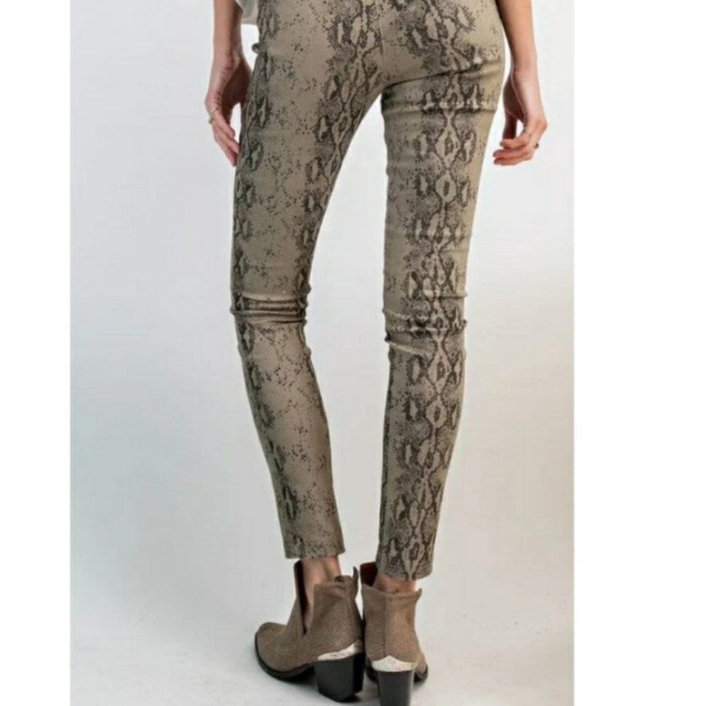 🌿FREE PEOPLE JEFFREY CAMPBELL BOOTIES🌿 - Picture 14 of 14